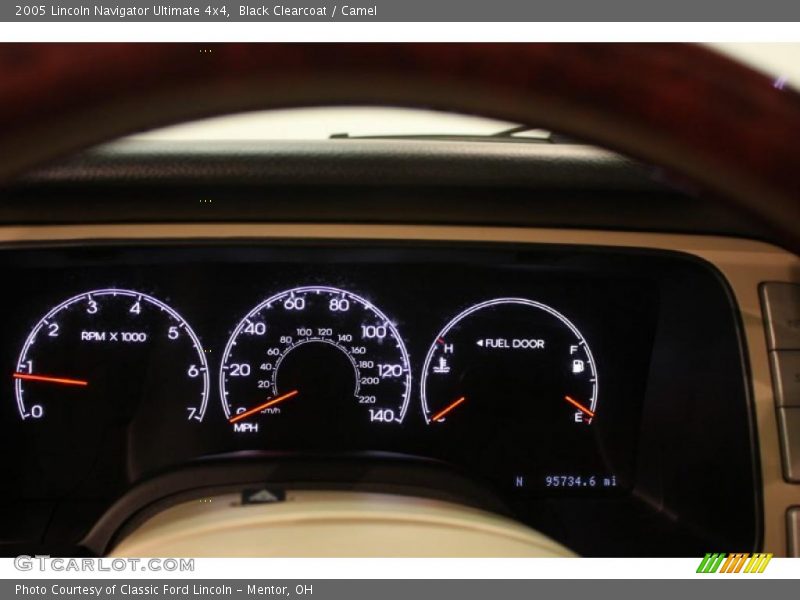 Black Clearcoat / Camel 2005 Lincoln Navigator Ultimate 4x4