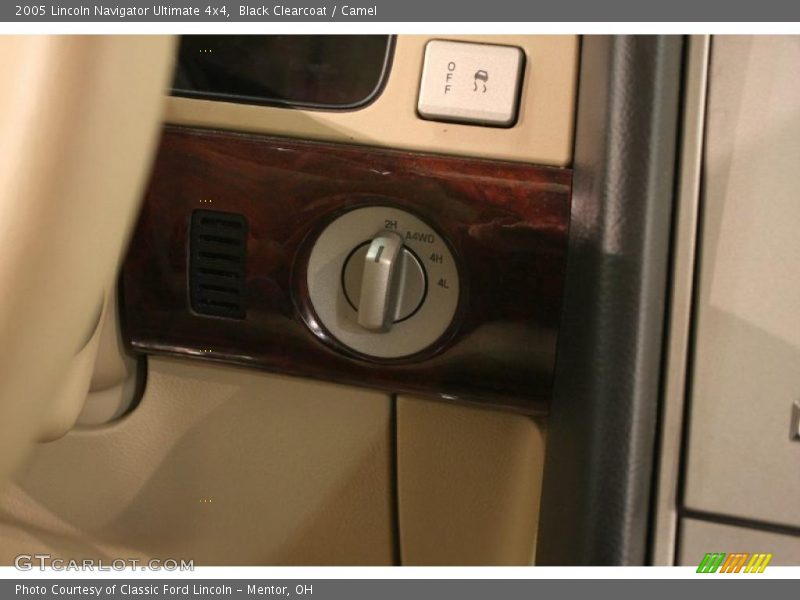 Controls of 2005 Navigator Ultimate 4x4