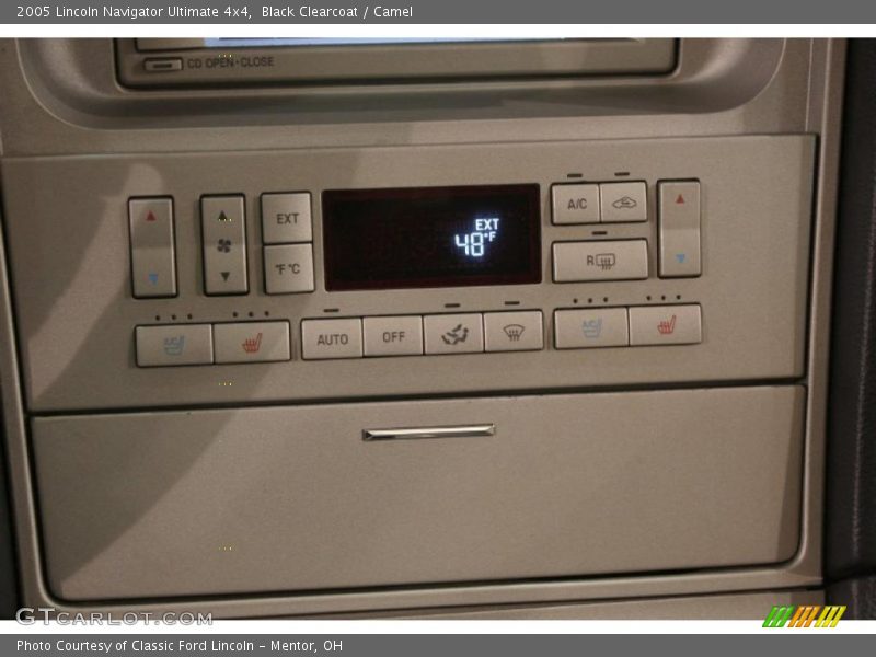 Controls of 2005 Navigator Ultimate 4x4