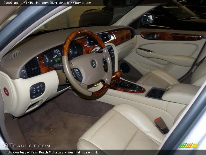 Dashboard of 2006 XJ XJ8