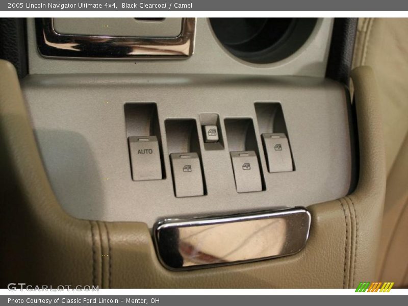 Controls of 2005 Navigator Ultimate 4x4