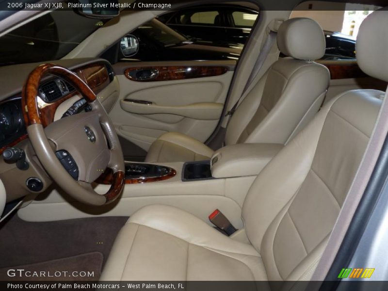  2006 XJ XJ8 Champagne Interior