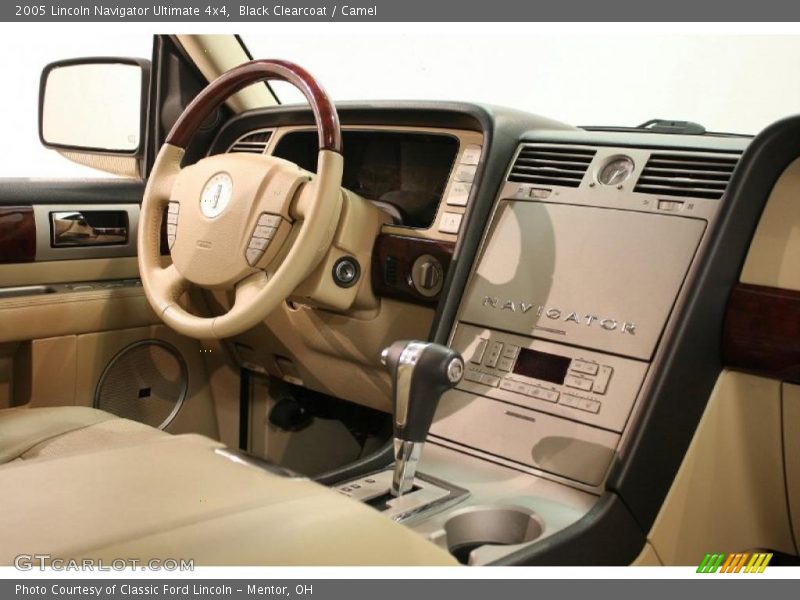  2005 Navigator Ultimate 4x4 Camel Interior