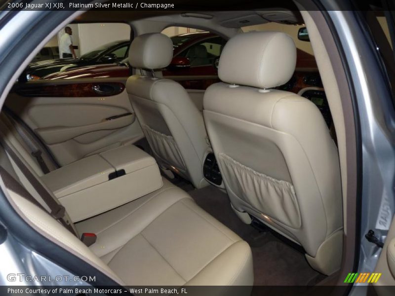  2006 XJ XJ8 Champagne Interior