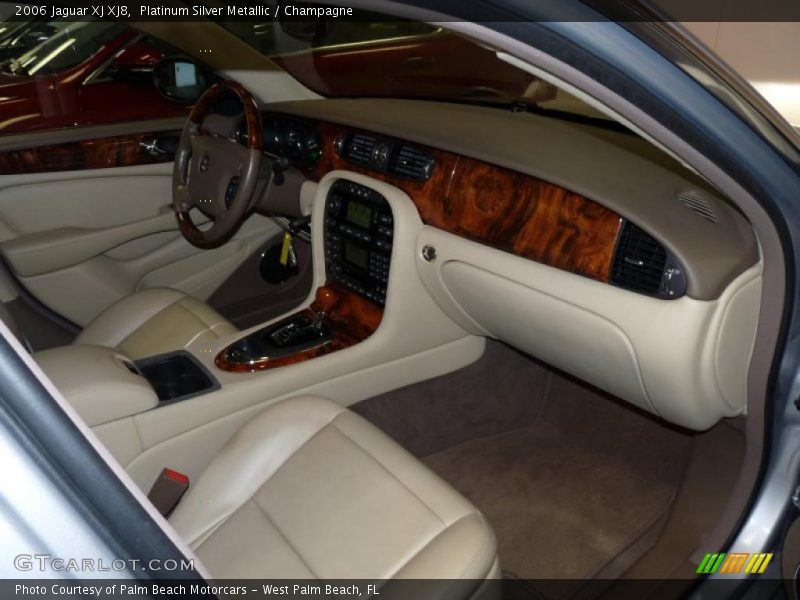 Dashboard of 2006 XJ XJ8