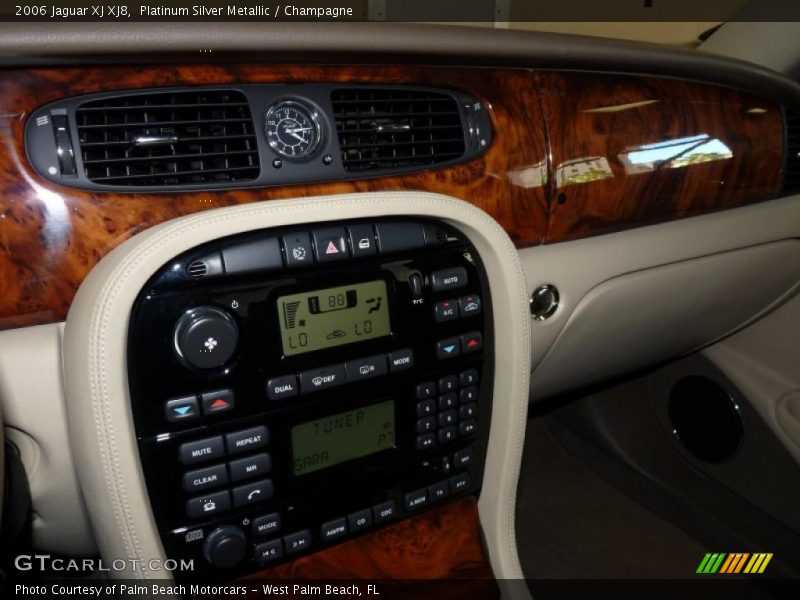 Controls of 2006 XJ XJ8