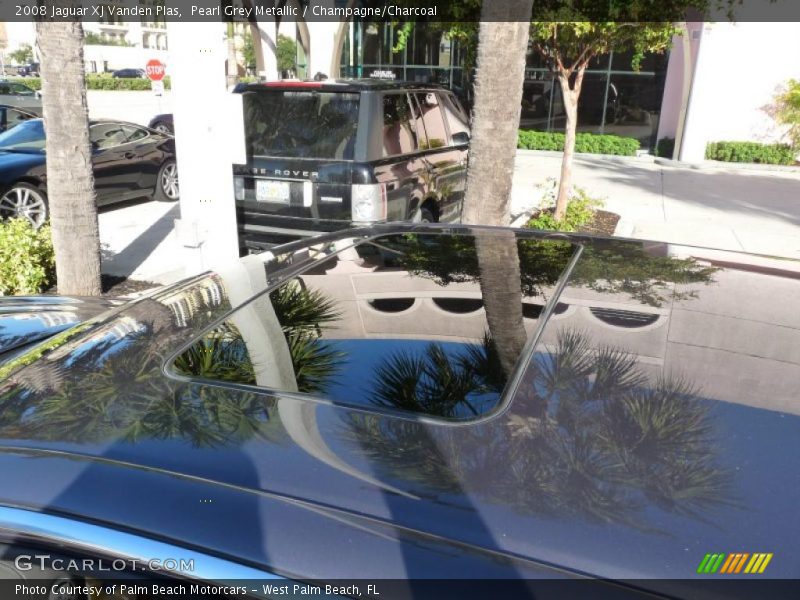 Pearl Grey Metallic / Champagne/Charcoal 2008 Jaguar XJ Vanden Plas