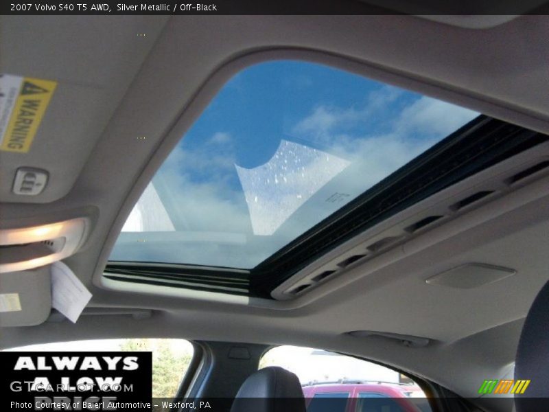 Silver Metallic / Off-Black 2007 Volvo S40 T5 AWD