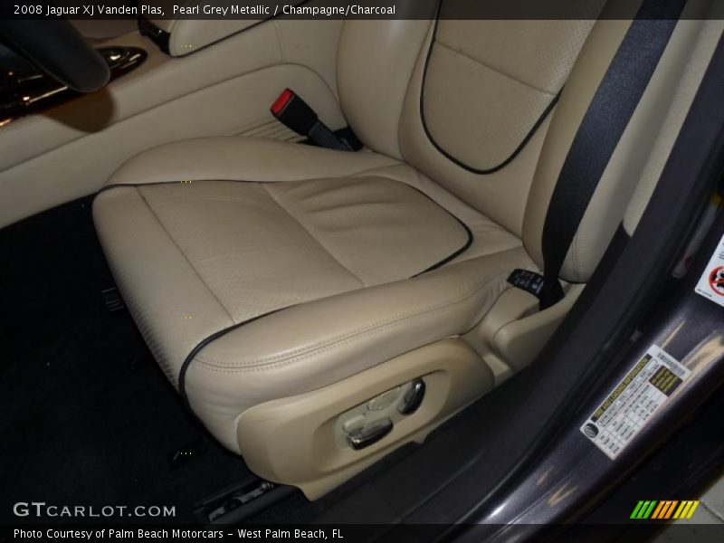  2008 XJ Vanden Plas Champagne/Charcoal Interior
