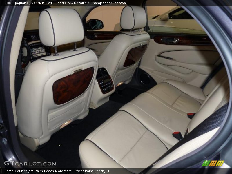  2008 XJ Vanden Plas Champagne/Charcoal Interior