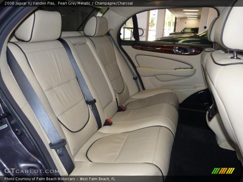  2008 XJ Vanden Plas Champagne/Charcoal Interior