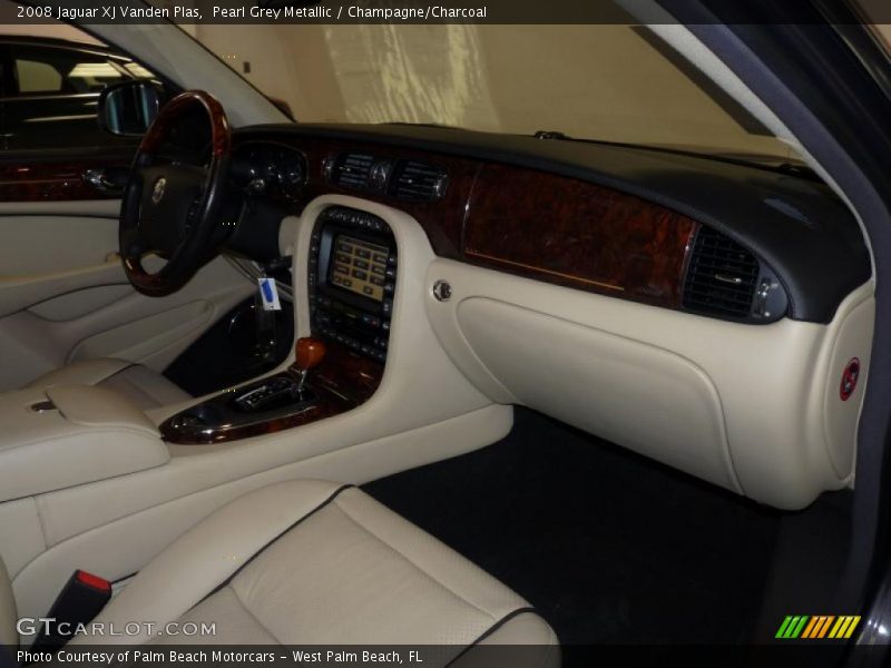 Dashboard of 2008 XJ Vanden Plas