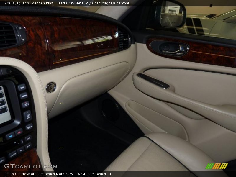  2008 XJ Vanden Plas Champagne/Charcoal Interior