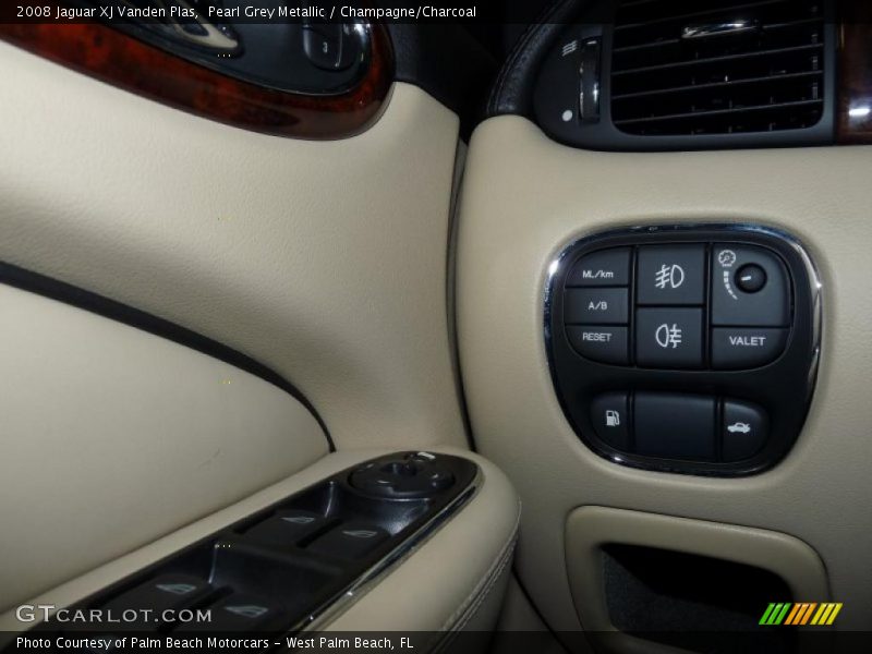 Controls of 2008 XJ Vanden Plas