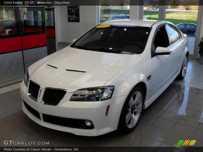 White Hot / Onyx/Red 2009 Pontiac G8 GT