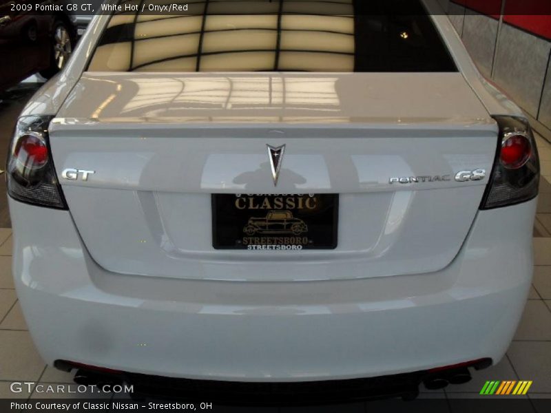 White Hot / Onyx/Red 2009 Pontiac G8 GT