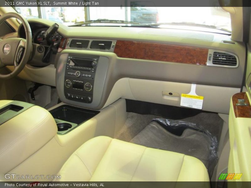 Dashboard of 2011 Yukon XL SLT