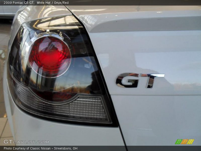 White Hot / Onyx/Red 2009 Pontiac G8 GT