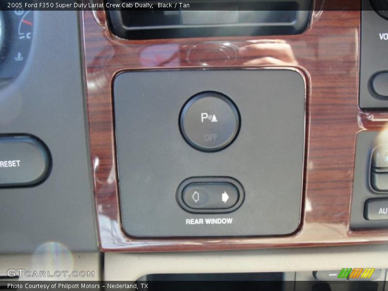 Controls of 2005 F350 Super Duty Lariat Crew Cab Dually