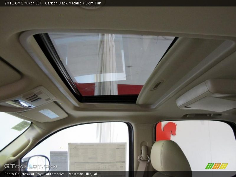 Sunroof of 2011 Yukon SLT