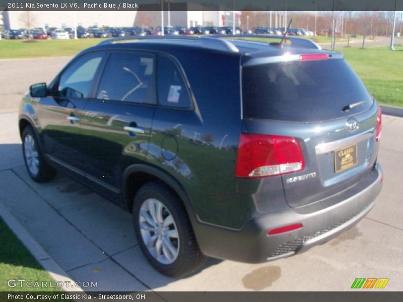 Pacific Blue / Black 2011 Kia Sorento LX V6