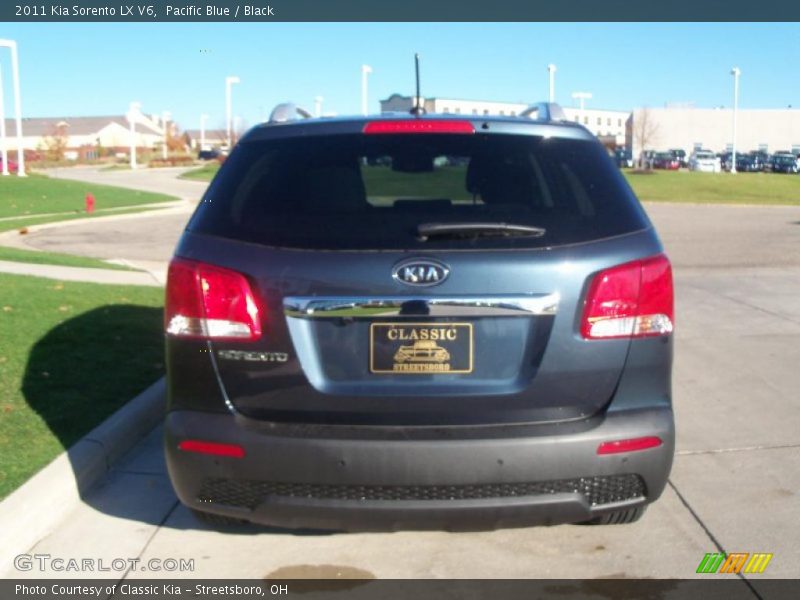 Pacific Blue / Black 2011 Kia Sorento LX V6