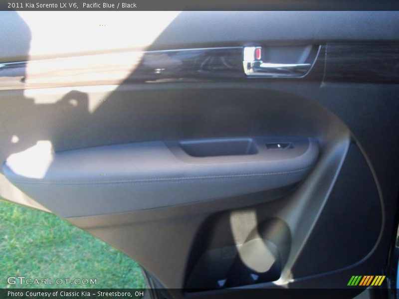 Pacific Blue / Black 2011 Kia Sorento LX V6