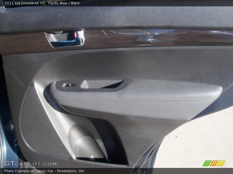 Pacific Blue / Black 2011 Kia Sorento LX V6