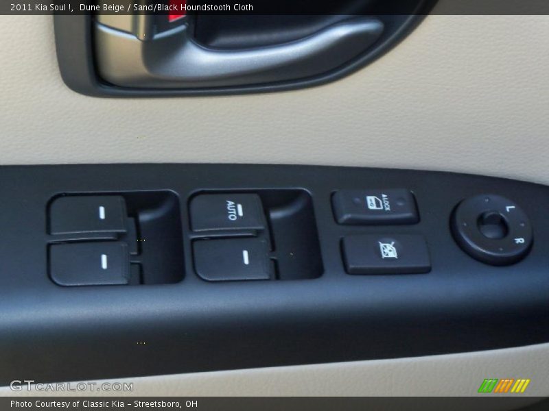 Dune Beige / Sand/Black Houndstooth Cloth 2011 Kia Soul !