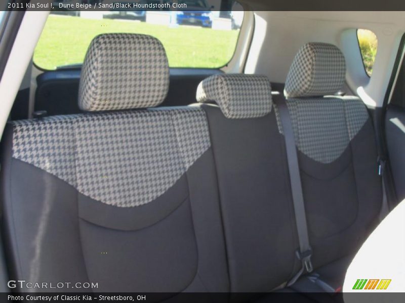 2011 Soul ! Sand/Black Houndstooth Cloth Interior