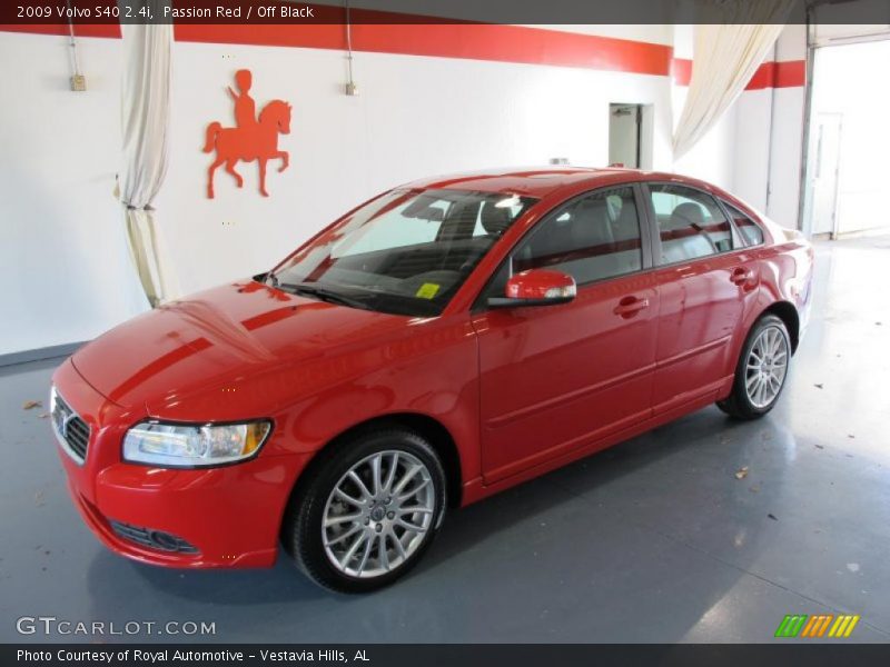 Passion Red / Off Black 2009 Volvo S40 2.4i