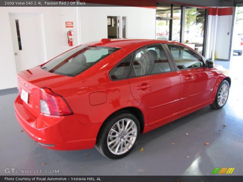 Passion Red / Off Black 2009 Volvo S40 2.4i