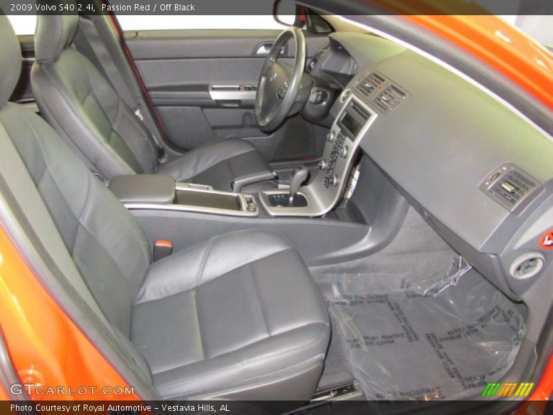 Passion Red / Off Black 2009 Volvo S40 2.4i