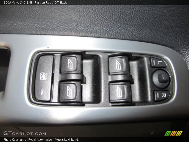 Passion Red / Off Black 2009 Volvo S40 2.4i