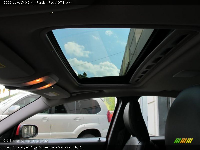 Passion Red / Off Black 2009 Volvo S40 2.4i