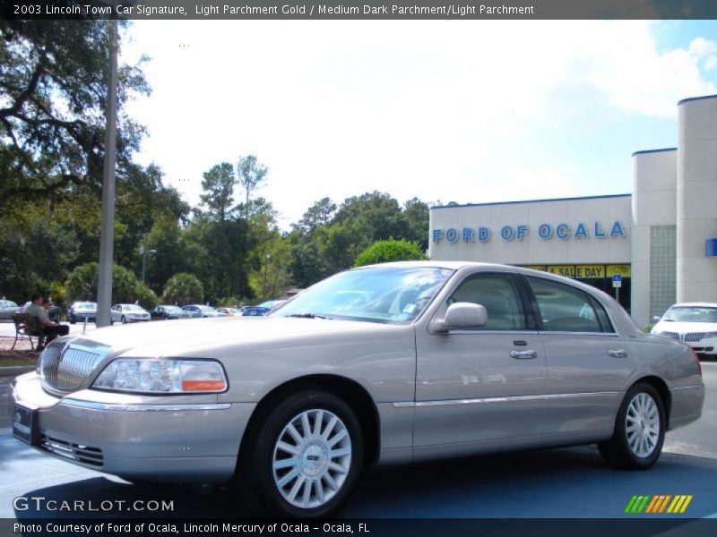 Light Parchment Gold / Medium Dark Parchment/Light Parchment 2003 Lincoln Town Car Signature