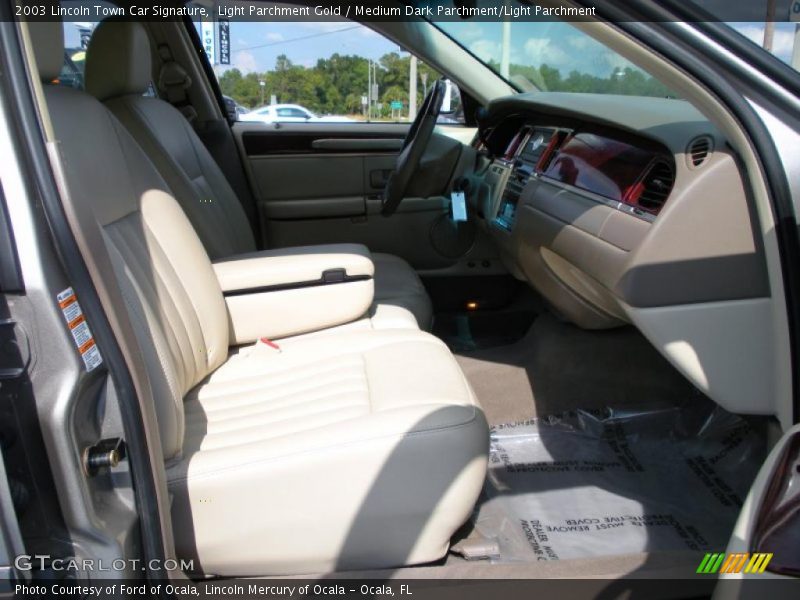 Light Parchment Gold / Medium Dark Parchment/Light Parchment 2003 Lincoln Town Car Signature
