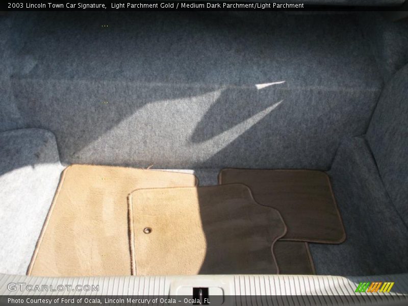 Light Parchment Gold / Medium Dark Parchment/Light Parchment 2003 Lincoln Town Car Signature