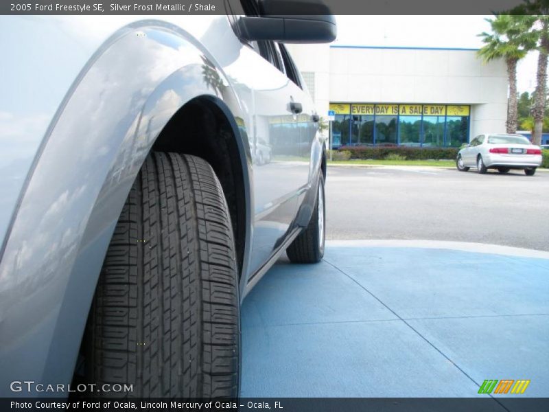 Silver Frost Metallic / Shale 2005 Ford Freestyle SE