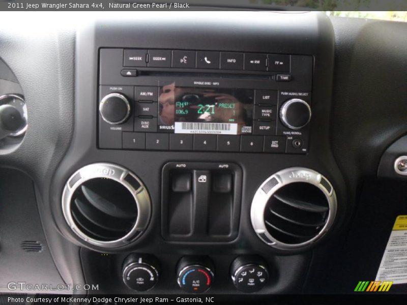 Controls of 2011 Wrangler Sahara 4x4