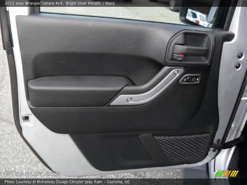 Bright Silver Metallic / Black 2011 Jeep Wrangler Sahara 4x4