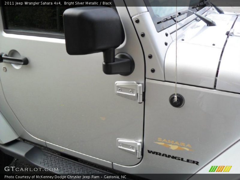 Bright Silver Metallic / Black 2011 Jeep Wrangler Sahara 4x4