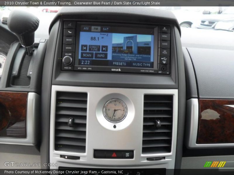 Navigation of 2010 Town & Country Touring