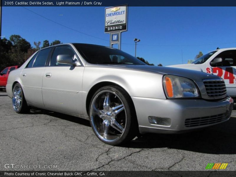 Light Platinum / Dark Gray 2005 Cadillac DeVille Sedan