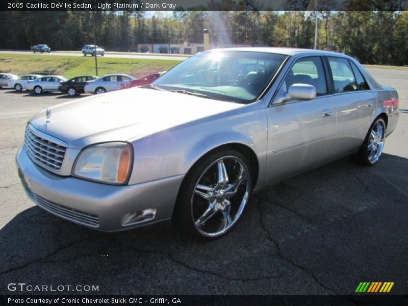 Light Platinum / Dark Gray 2005 Cadillac DeVille Sedan