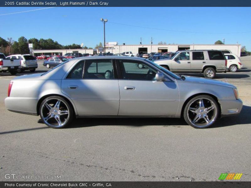 Light Platinum / Dark Gray 2005 Cadillac DeVille Sedan