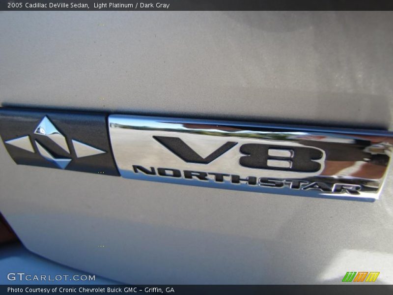  2005 DeVille Sedan Logo