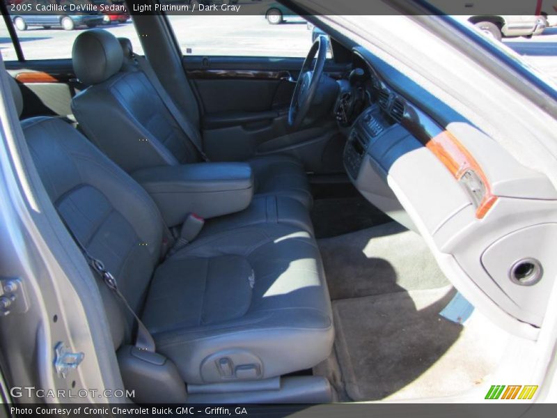 Light Platinum / Dark Gray 2005 Cadillac DeVille Sedan
