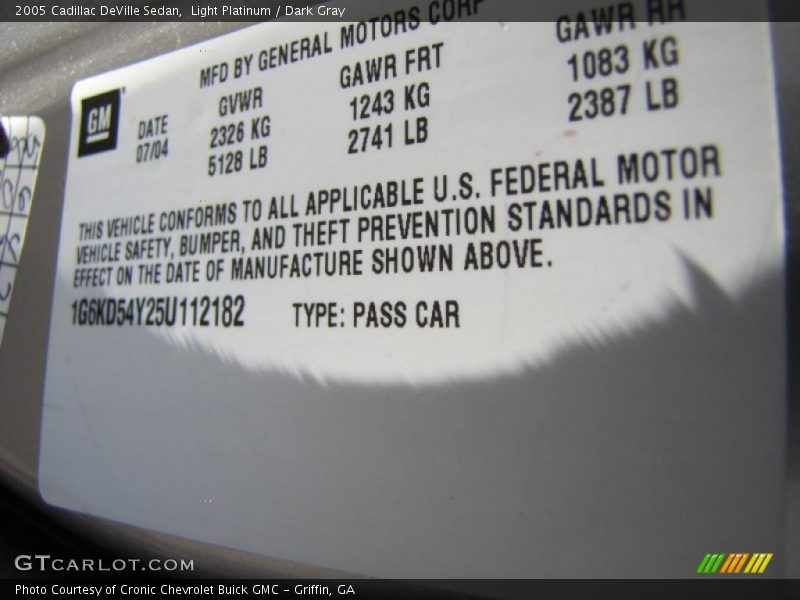 Light Platinum / Dark Gray 2005 Cadillac DeVille Sedan