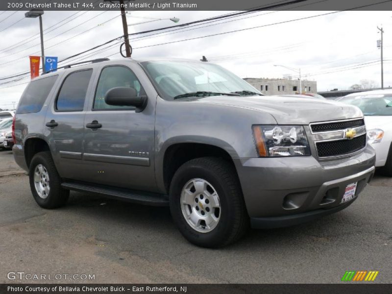Front 3/4 View of 2009 Tahoe LT 4x4